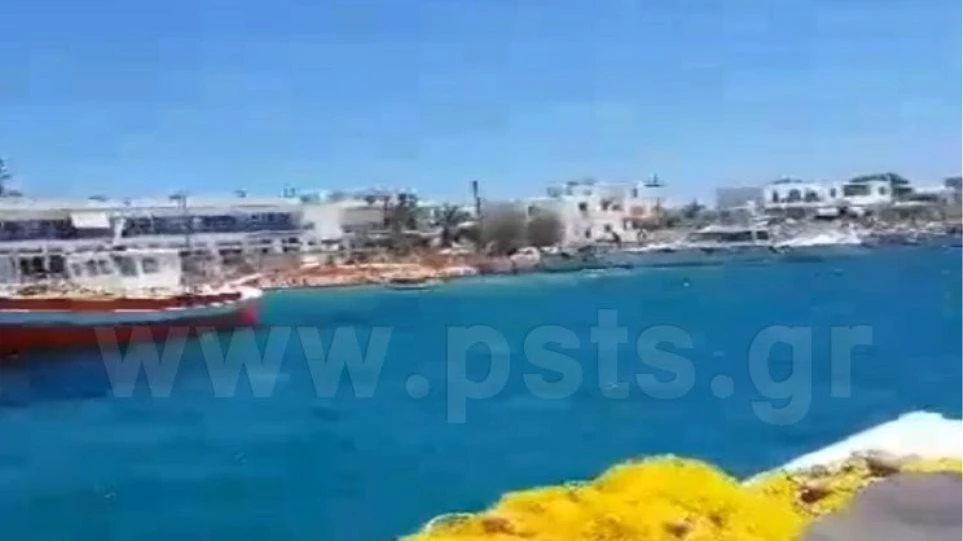 Βίντεο: Η στιγμή που τουριστικό σκάφος πέφτει πάνω σε πλοιάριο στην Αλυκή της Πάρου